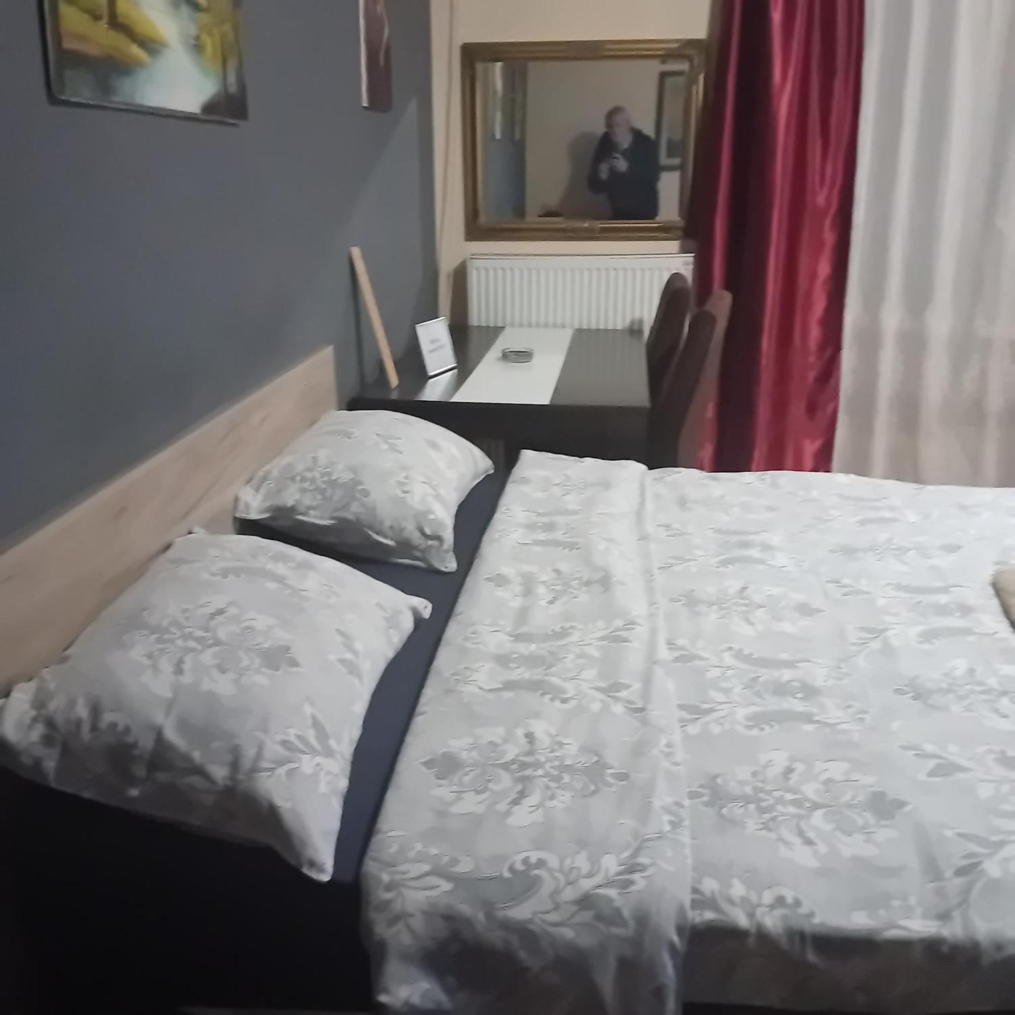 Apartment Viktor 2 Stan Na Dan ชาบาซ ภายนอก รูปภาพ